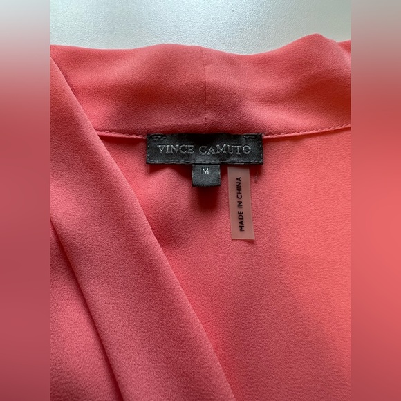 Vince Camuto V-Neck Sleeveless Blouse Size Medium - Picture 2 of 6